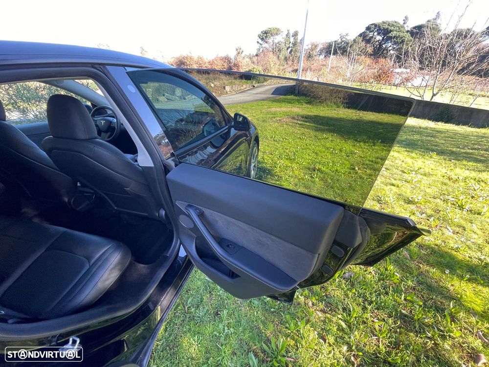 Tesla Model Y RWD - 30