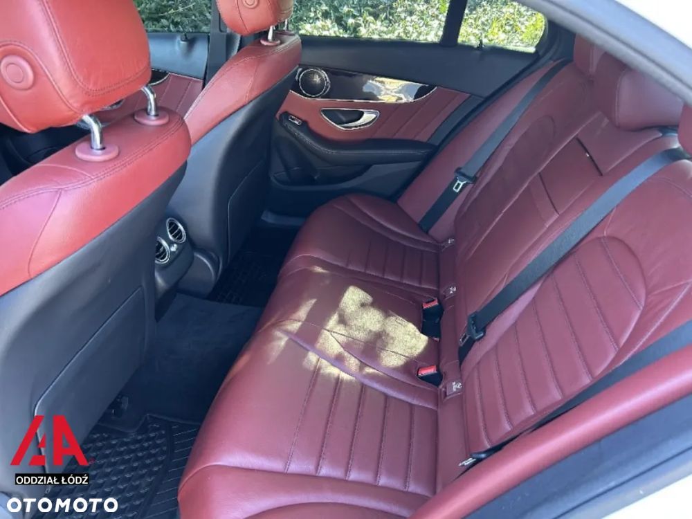 Mercedes-Benz Klasa C 300 9G-TRONIC - 10