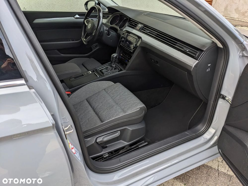 Volkswagen Passat 2.0 TDI SCR Style DSG - 26