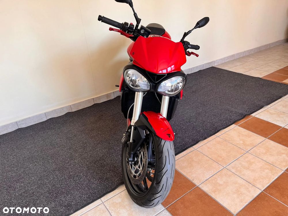 Triumph Street Triple - 3