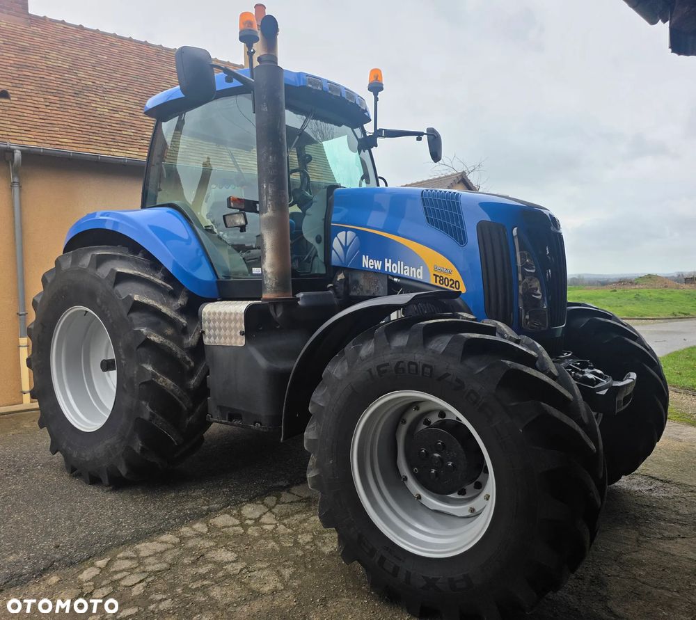 New Holland T8020 - 2