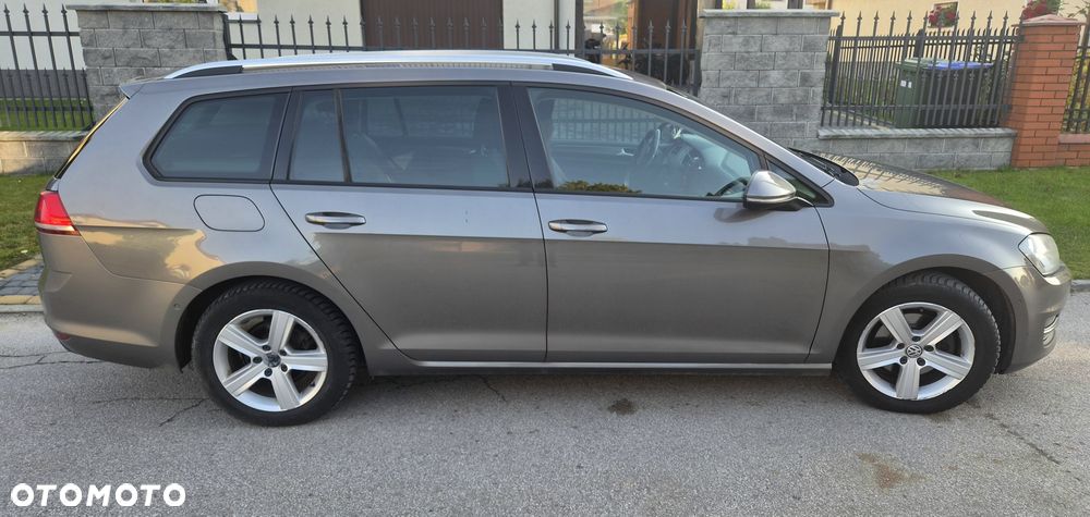 Volkswagen Golf - 1