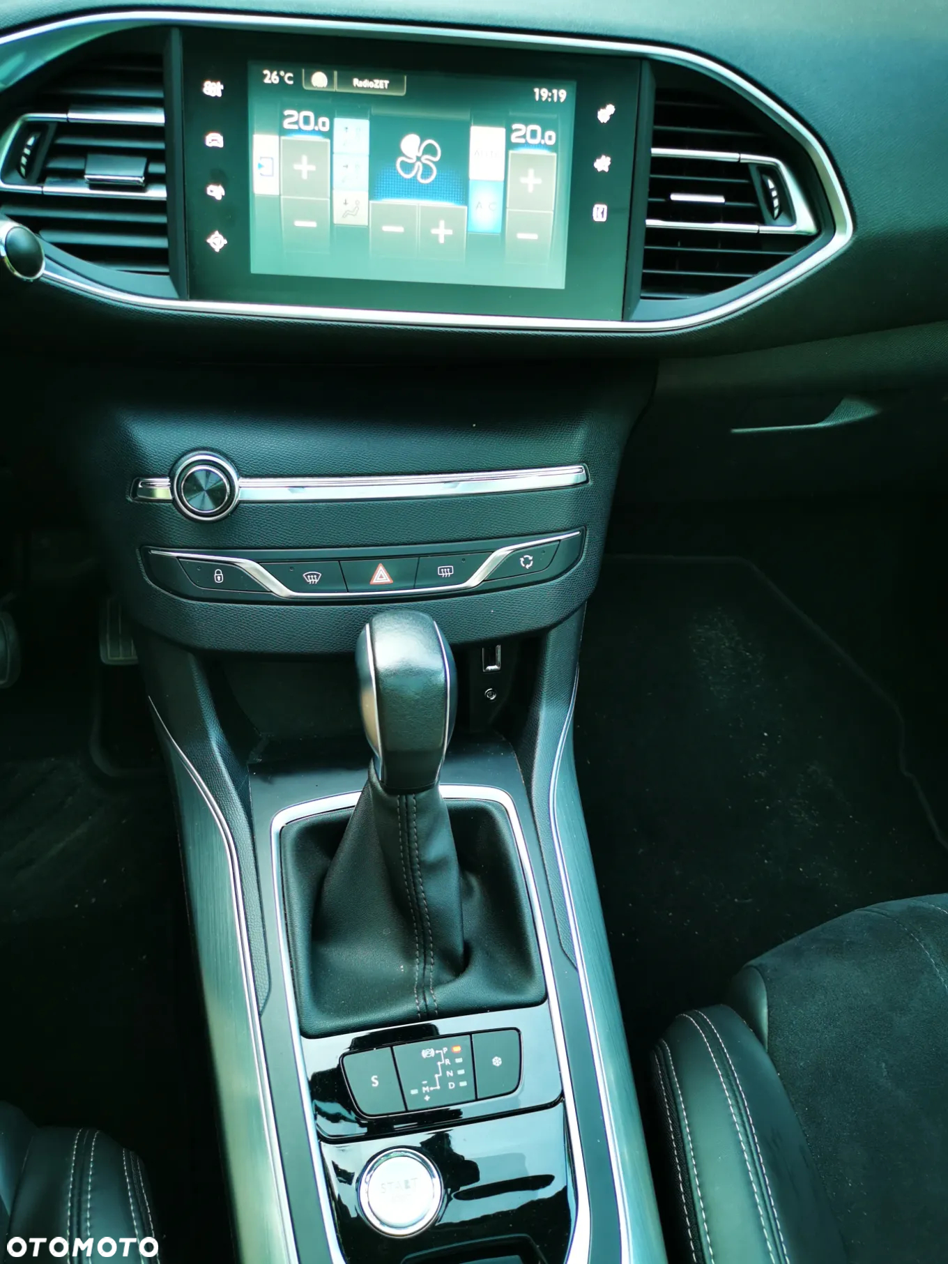 Peugeot 308 1.2 PureTech Allure S&S EAT6 - 18