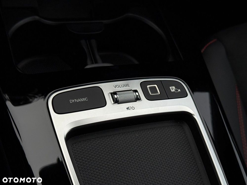 Mercedes-Benz CLA 200 AMG Line 7G-DCT - 21