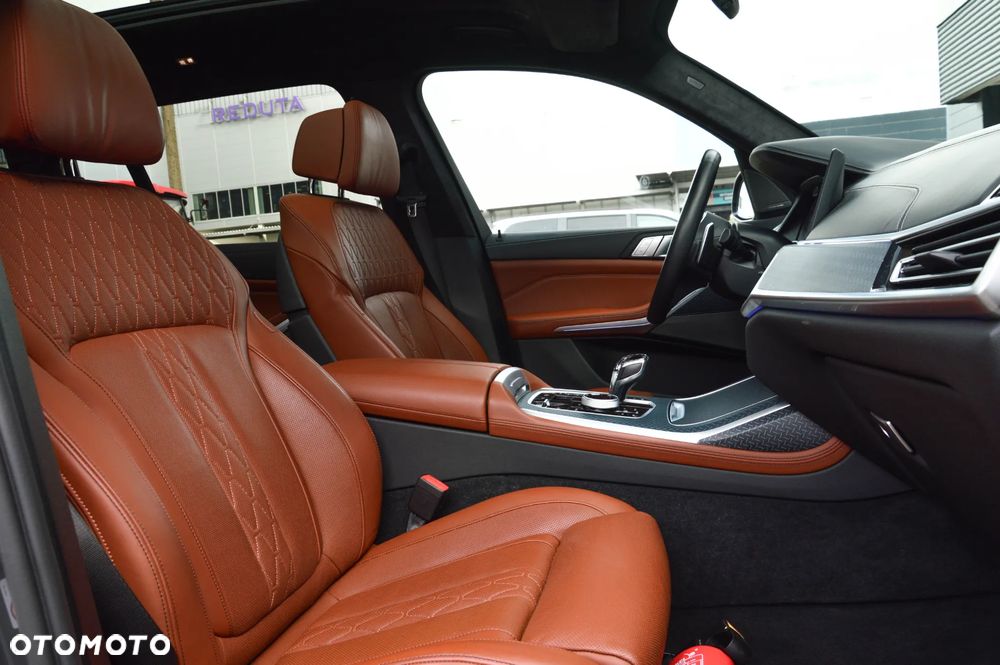 BMW X7 M50i - 21