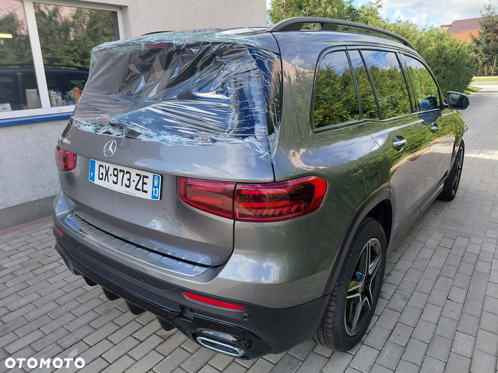 Mercedes-Benz GLB - 8