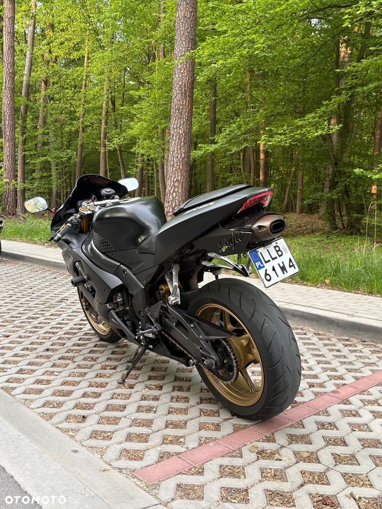 Kawasaki ZXR - 9