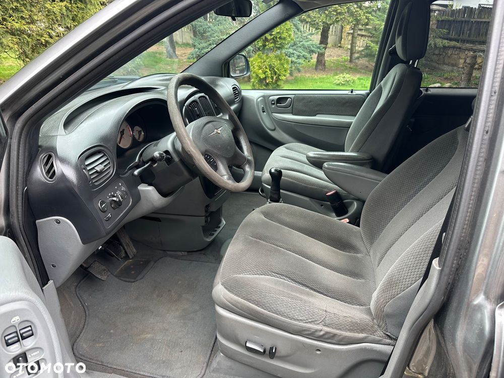 Chrysler Voyager SE 2.5L TD - 14