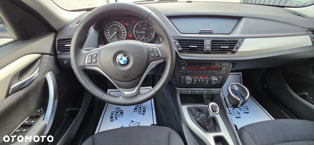 BMW X1 sDrive18d Sport Line - 27
