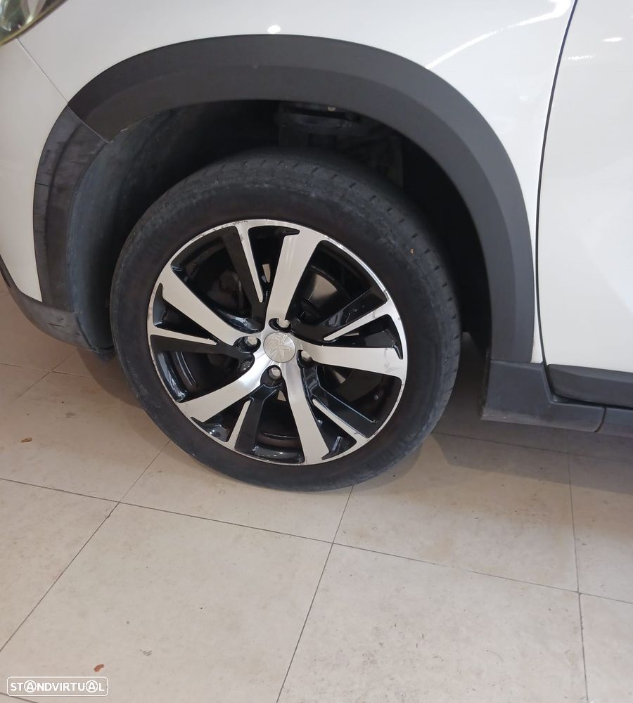 Peugeot 2008 1.2 PureTech Allure EAT6 - 12