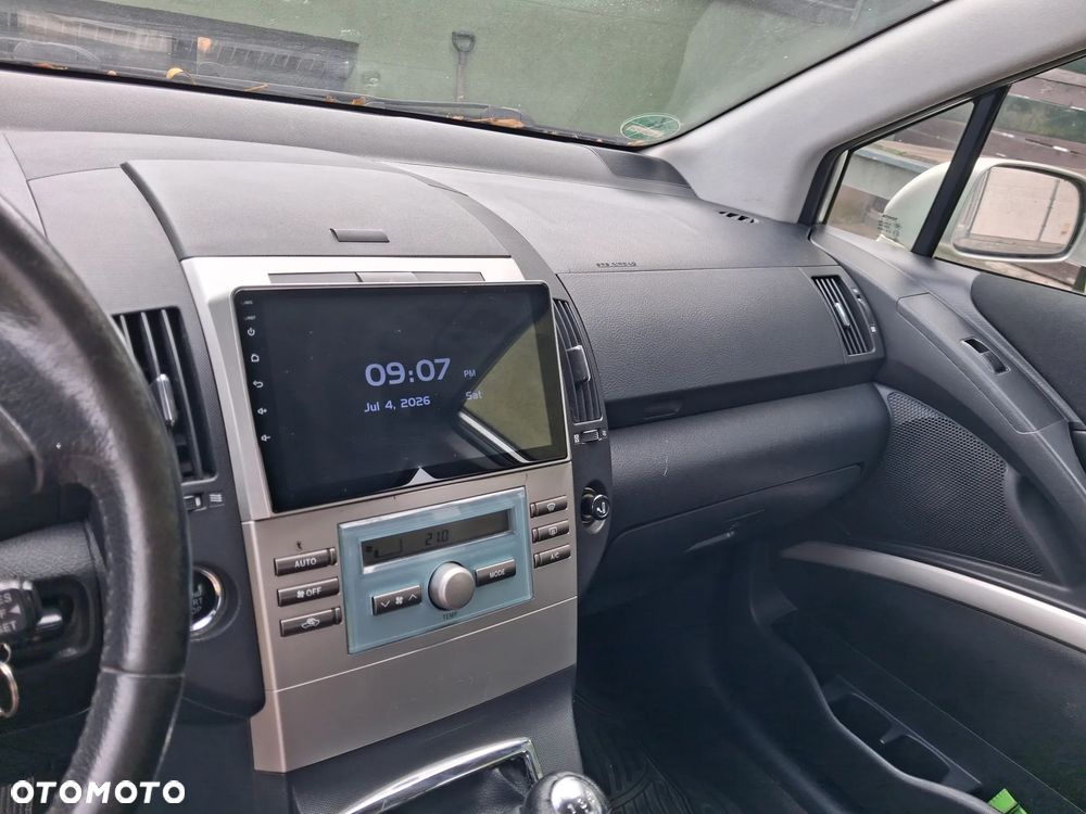 Toyota Corolla Verso - 6