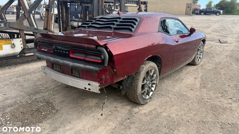 Dodge Challenger - 5