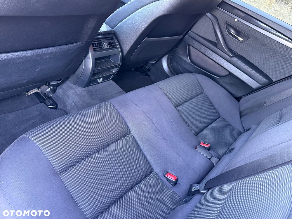 BMW Seria 5 520d Luxury Line - 11