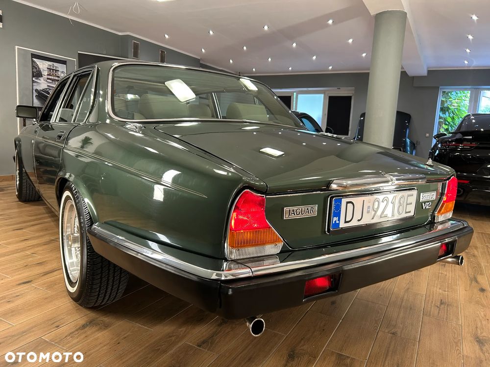 Jaguar XJ - 7