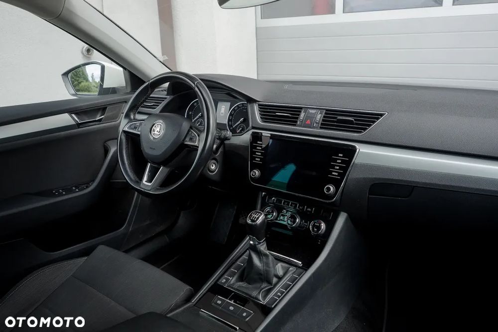 Skoda Superb 1.6 TDI Ambition - 33