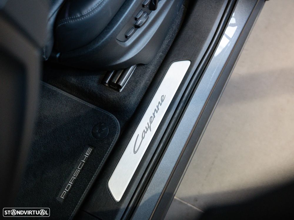 Porsche Cayenne Coupé E-Hybrid - 24