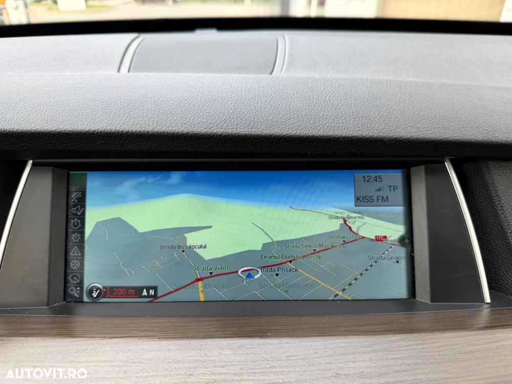 BMW Seria 5 530d xDrive Gran Turismo - 17