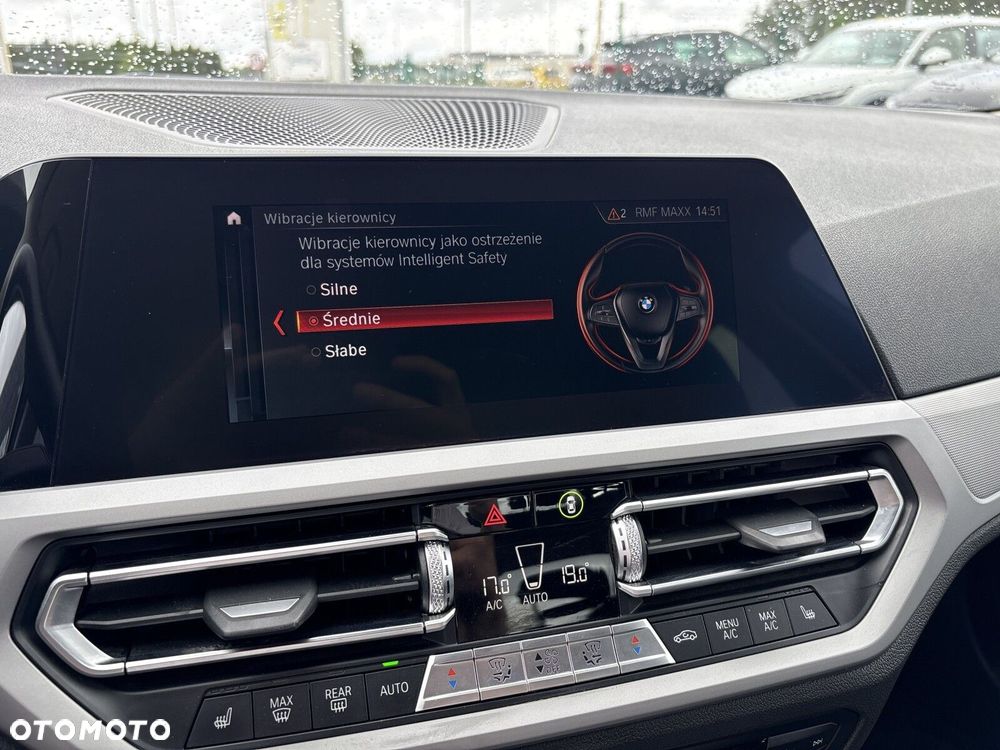 BMW Seria 3 318i - 22
