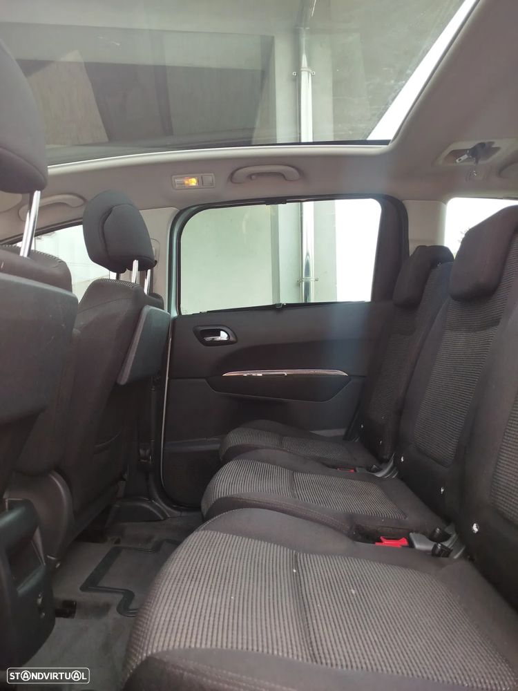 Peugeot 5008 - 5