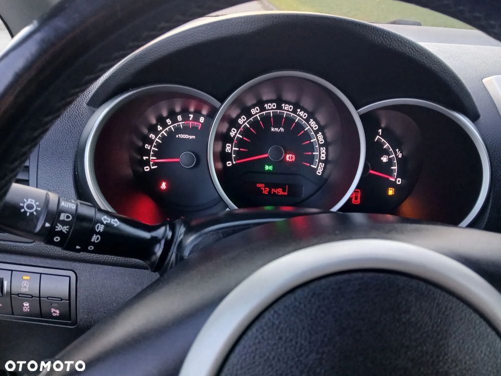 Kia Venga 1.4 CVVT Business Line - 24