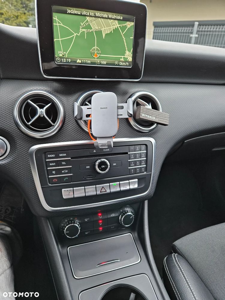 Mercedes-Benz Klasa A ver-220-4matic-7g--dct-urban - 31