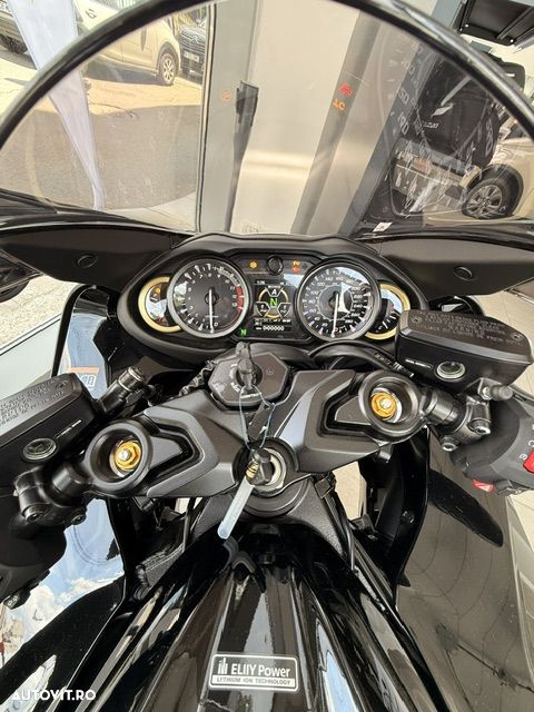 Suzuki GSX 1300R Hayabusa - 4
