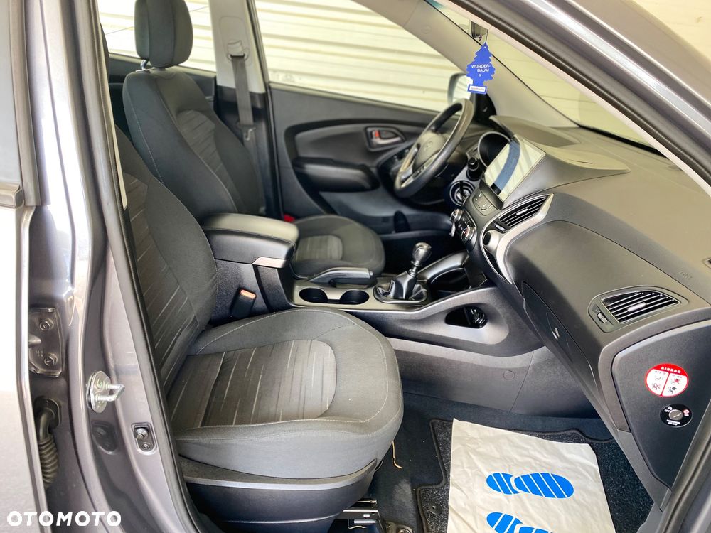 Hyundai ix35 1.6 2WD blue Trend - 13