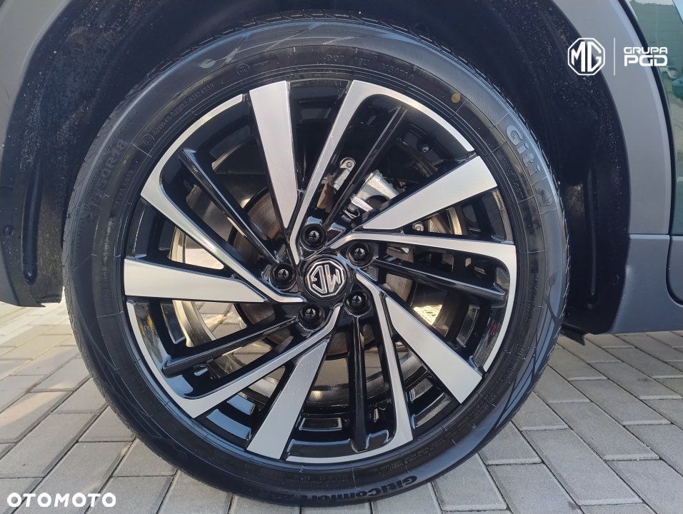 MG ZS Hybrid+ - 19