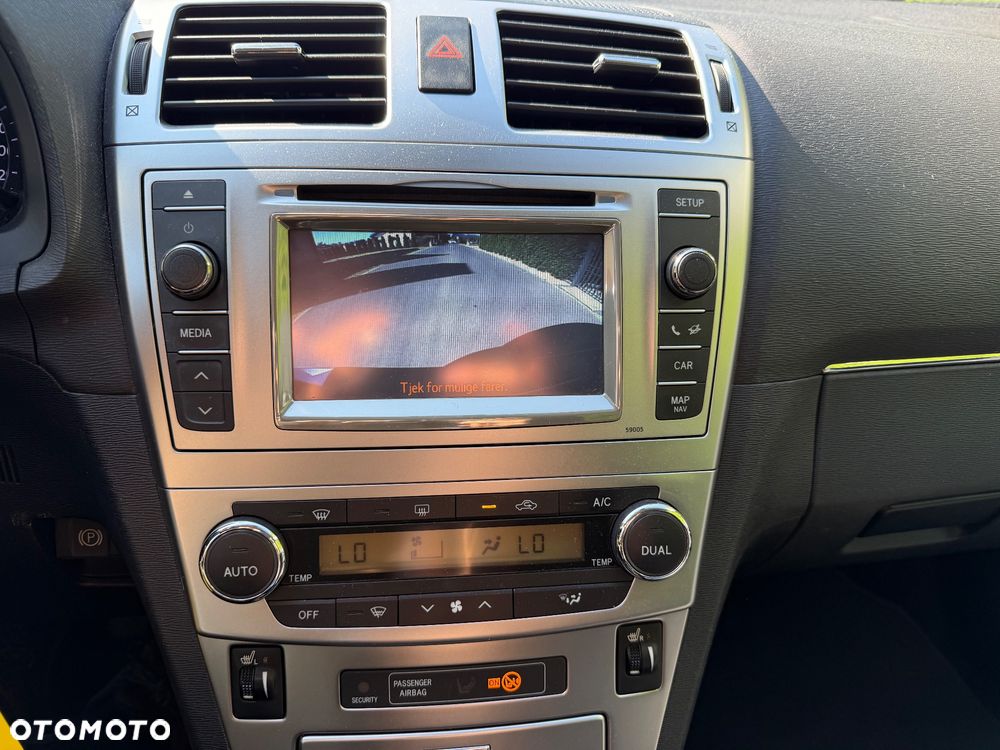 Toyota Avensis Touring Sports 1.8 Executive - 17