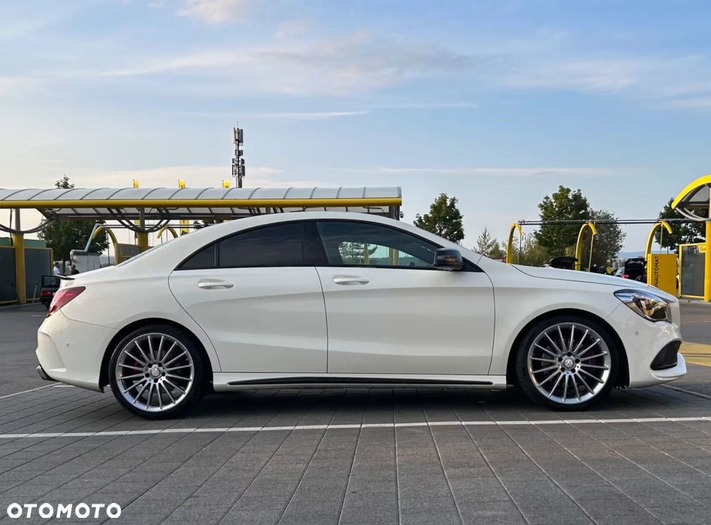 Mercedes-Benz CLA 250 4-Matic AMG Line - 2