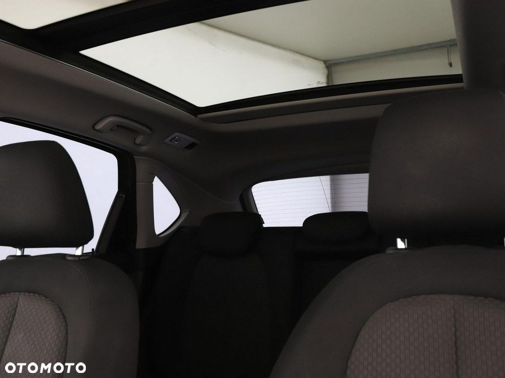 BMW Seria 2 218d - 38