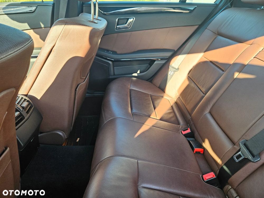 Mercedes-Benz Klasa E 350 CDI BlueEff Avantgarde - 16