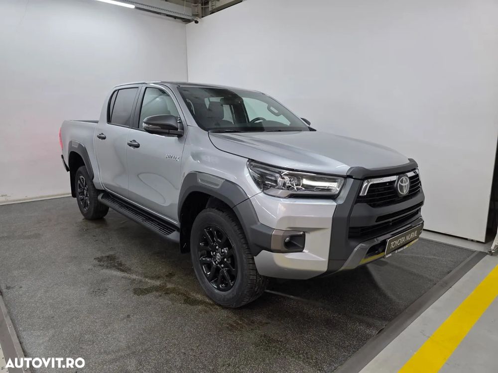Toyota Hilux 2.8D 204CP 4x4 Double Cab AT MHEV Invincible