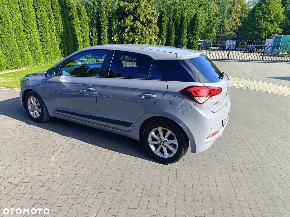 Hyundai i20 1.1 CRDi YES Gold - 3