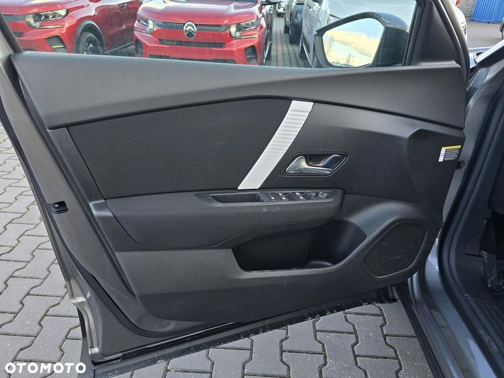 Citroën C4X 1.2 mHEV Plus eDCT6 - 10