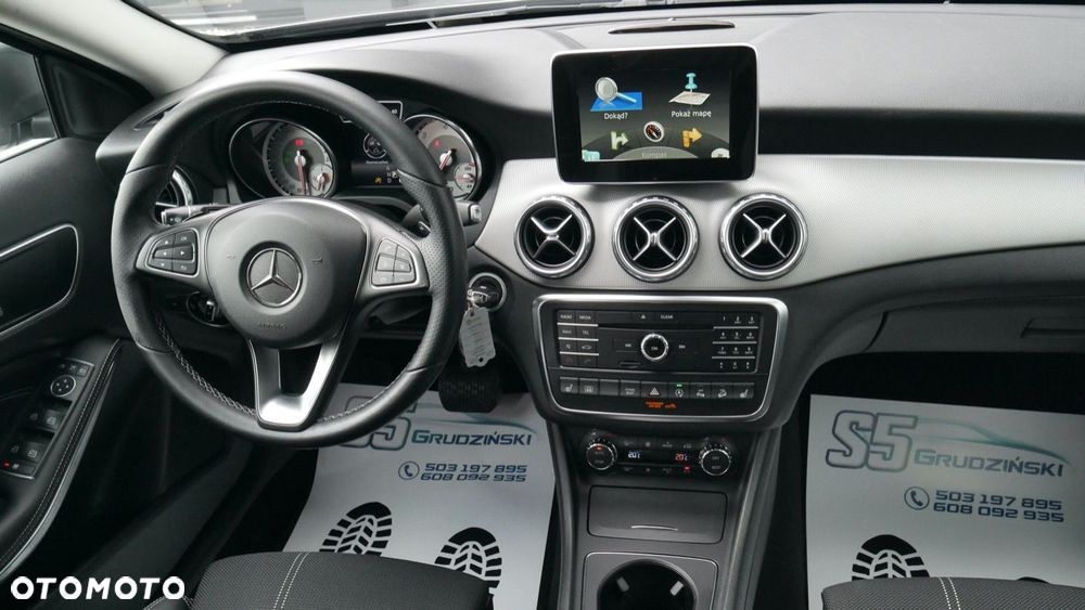 Mercedes-Benz GLA - 9