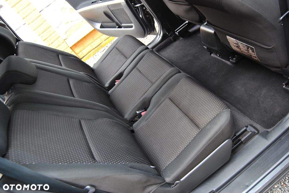 Toyota Corolla Verso 1.8 Sol + 7os - 33