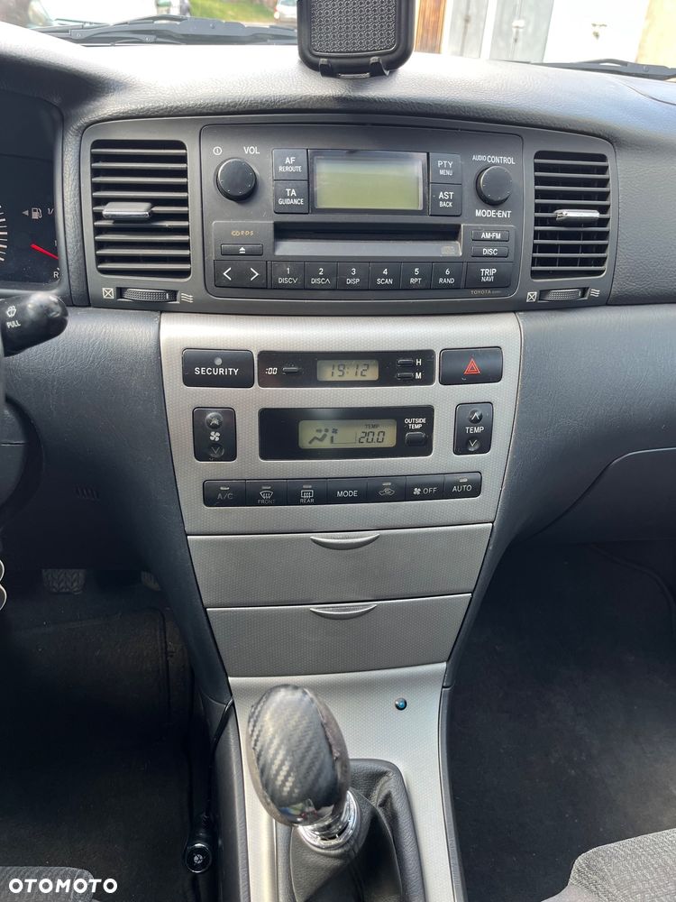 Toyota Corolla 1.6 VVT-i Sol - 16