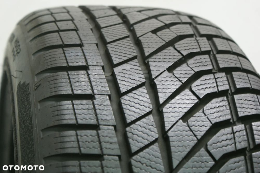 zimowe 225/45R17 FALKEN EUROWINTER HS02 PRO , 7,6mm B3933 - 2