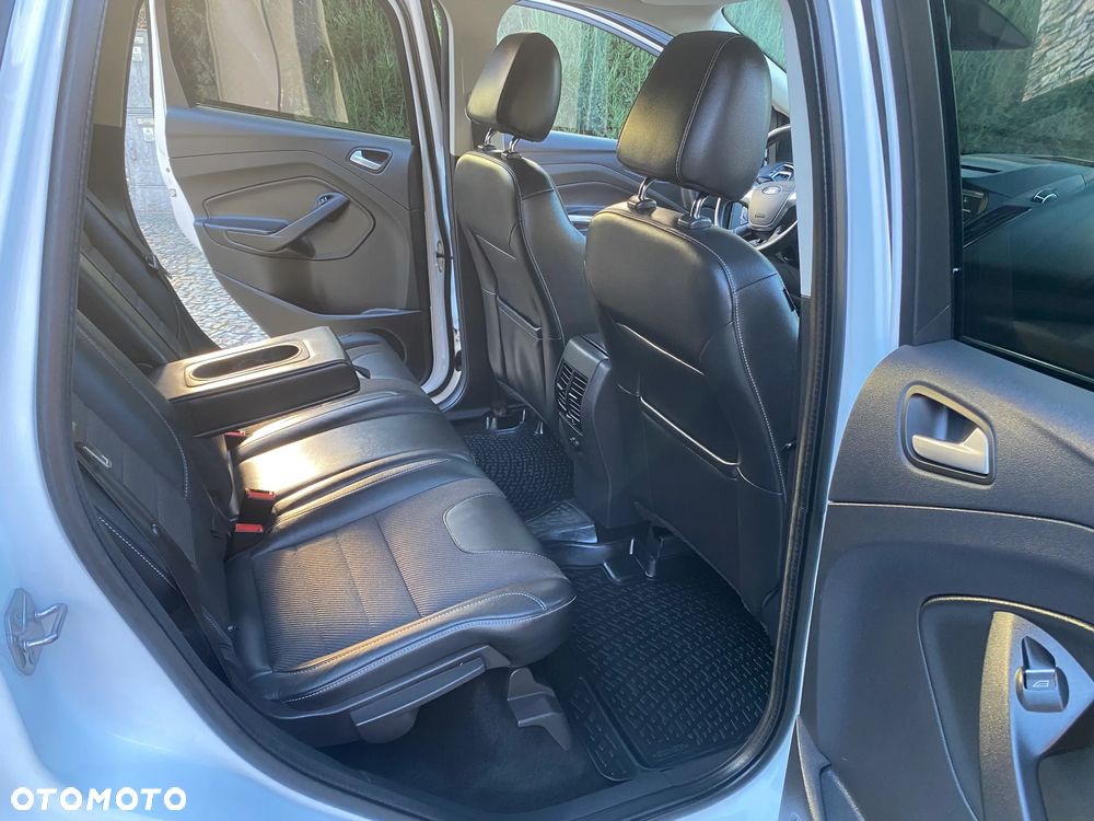 Ford Kuga 2.0 TDCi 2x4 Titanium - 19