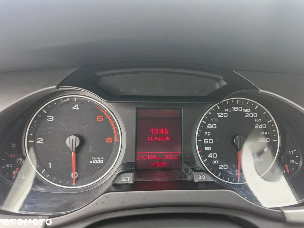 Audi A4 Limousine - 19