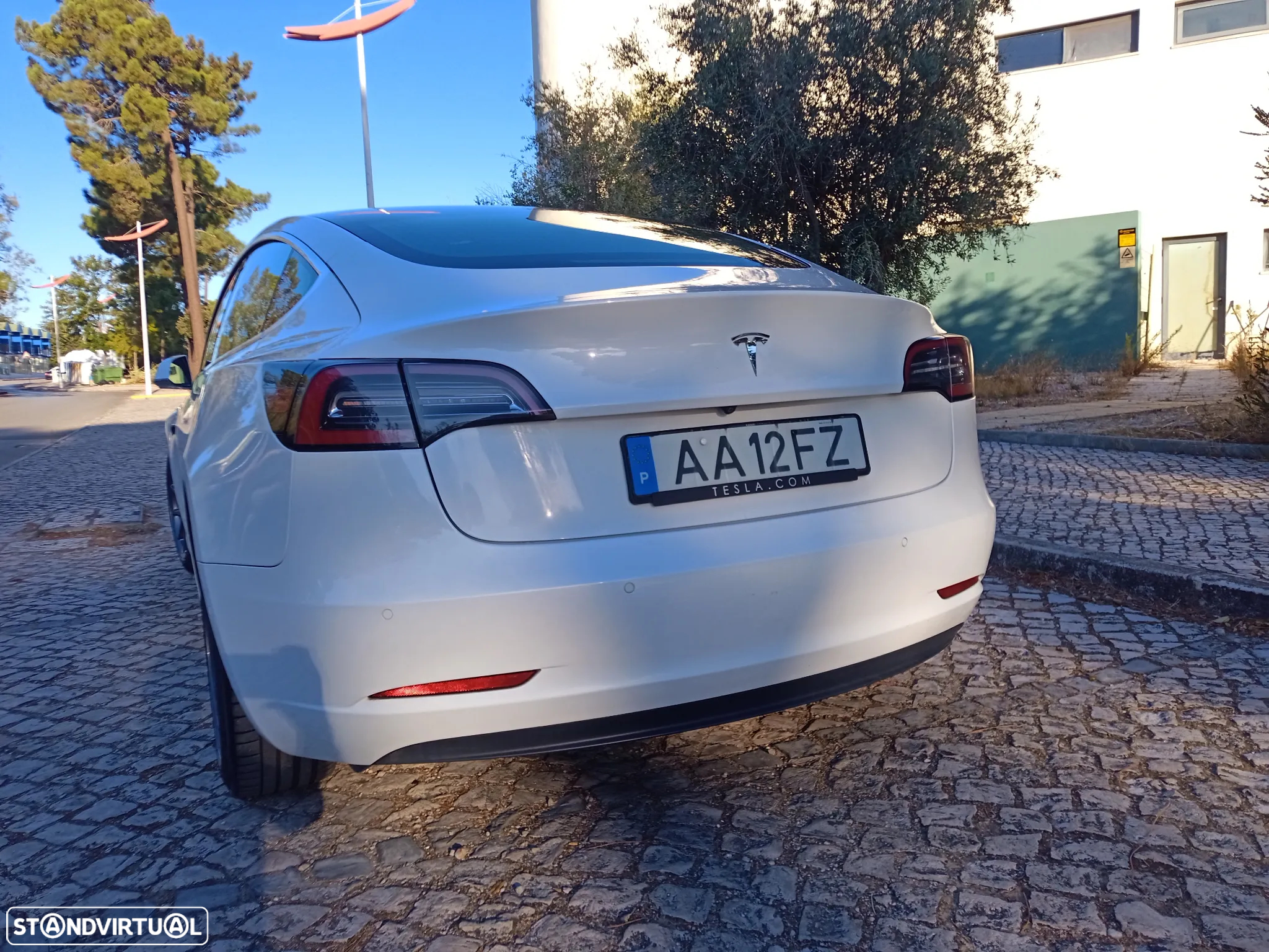 Tesla Model 3 - 5