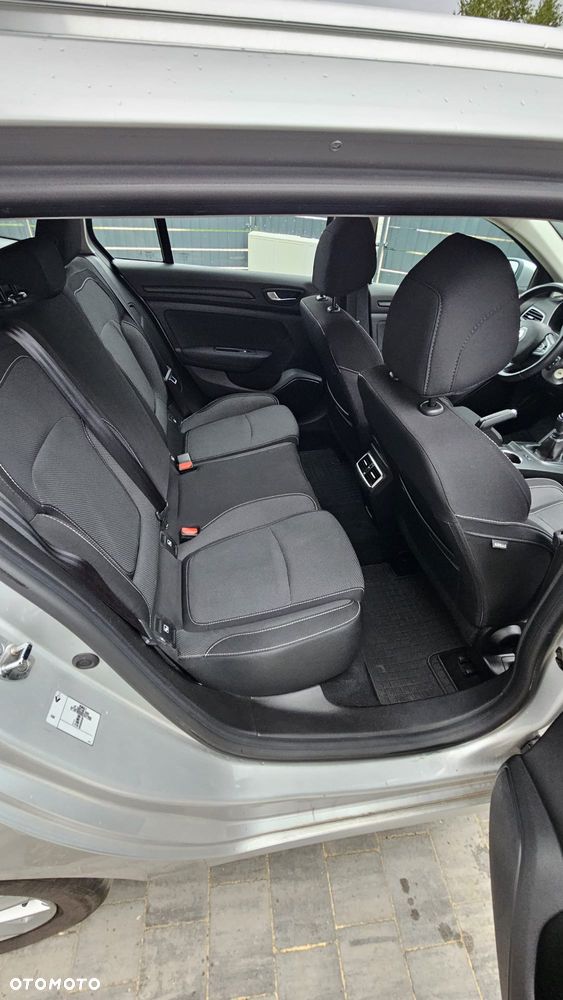 Renault Megane 1.5 Blue dCi Business - 10