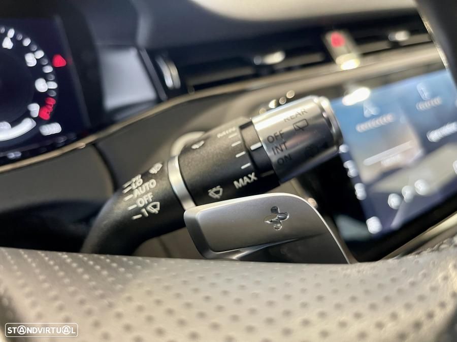 Land Rover Range Rover Evoque P300e R-Dynamic - 19
