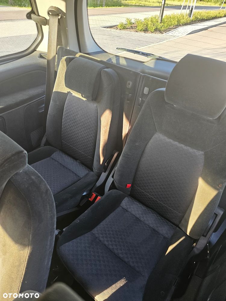 Ford Galaxy 2.0 Ghia - 12