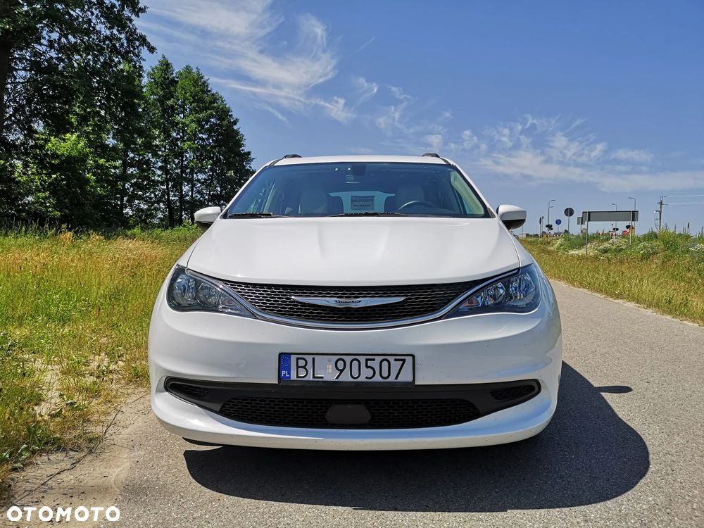 Chrysler Pacifica - 4