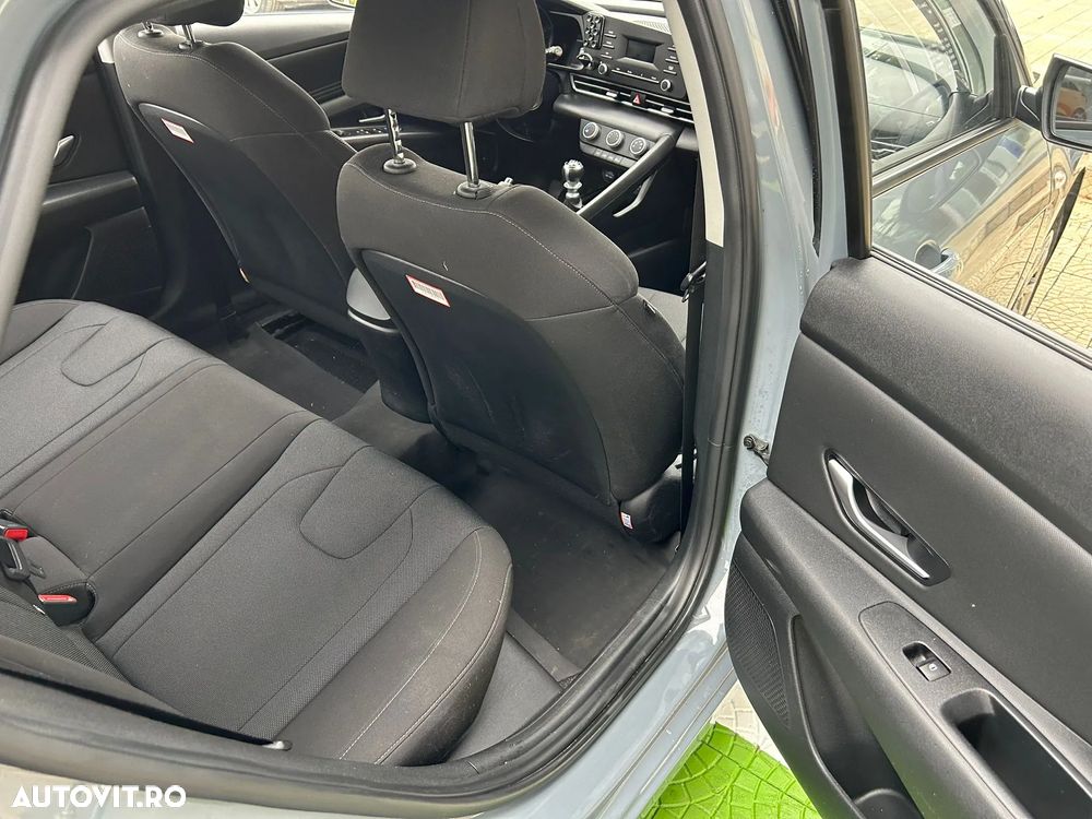 Hyundai Elantra 1.6 l 123 CP 6MT Classic - 9