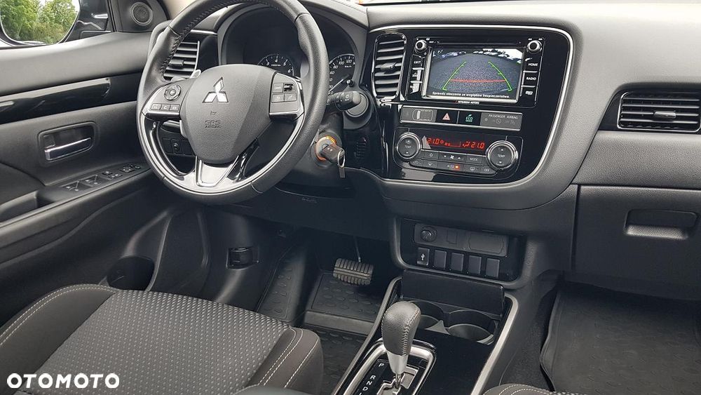 Mitsubishi Outlander 2.0 2WD CVT Spirit - 20