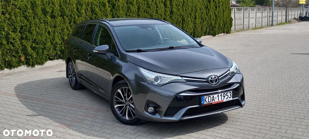 Toyota Avensis 1.8 Executive - 1