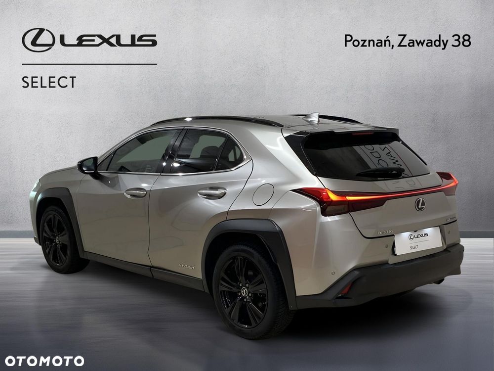Lexus UX - 5